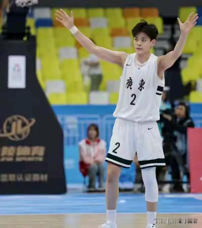 全运会女篮决赛上演了一场WCBA总决赛续集 ，决赛的两支队伍依然是四川女篮和广东