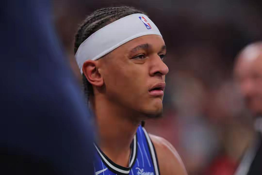 活塞也强硬了，和魔术拼防守，两个队投篮都一般，还是坎宁安更强。
一、活塞的调整