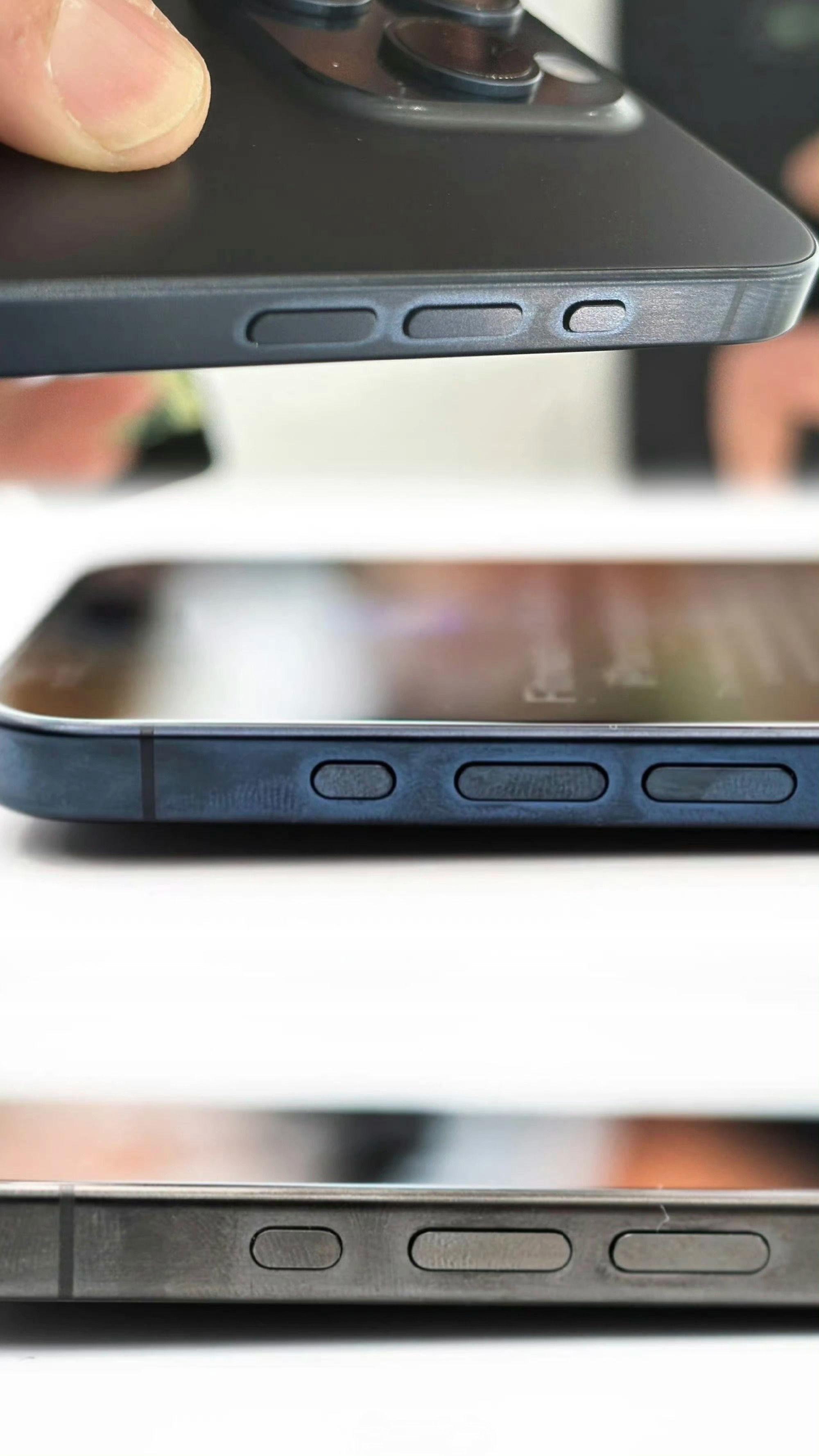 #iPhone15Pro系列存在变色和吸指纹问题#这就是我不买iPhone 15