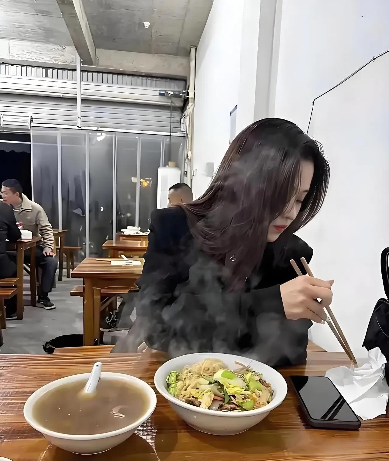 多少身价才能和她一起吃饭