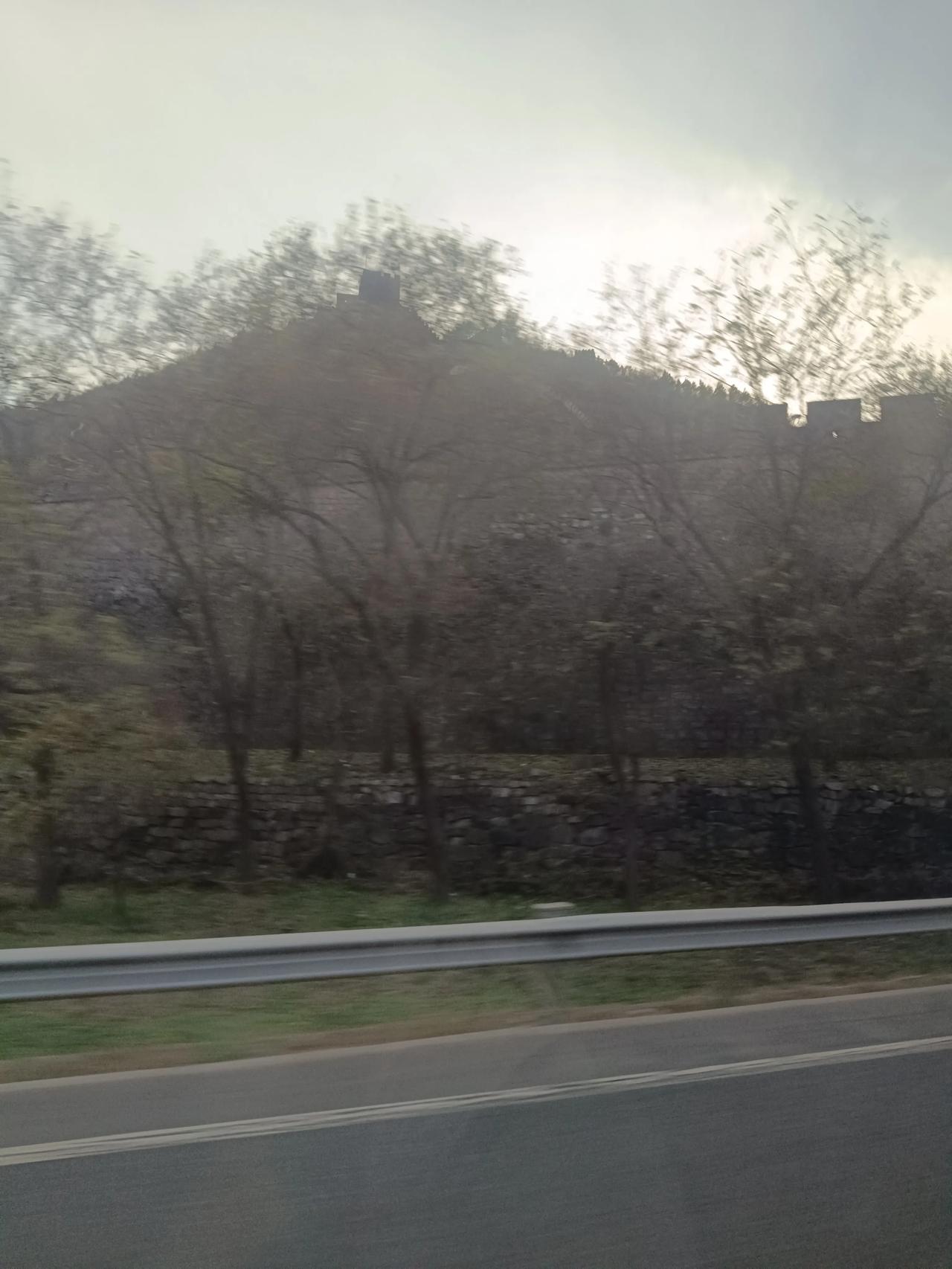 去张家口见女网友了准备，昨天激动的都没有休息好，今天先坐火车，再倒汽车，毕竟也是