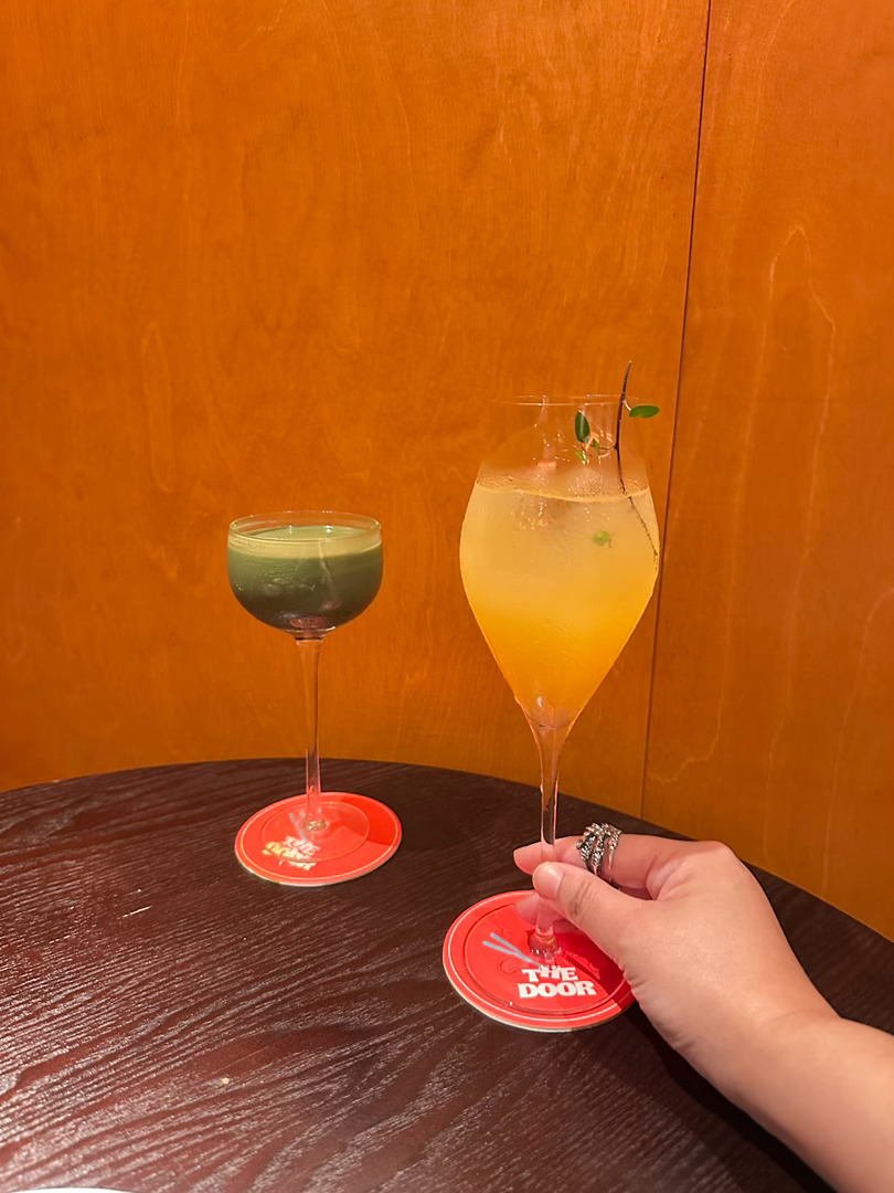 门门，小而美的小酒馆新品鸡尾酒🍹朋友们都说好喝。小菜也不错，有点咸但适合下酒 