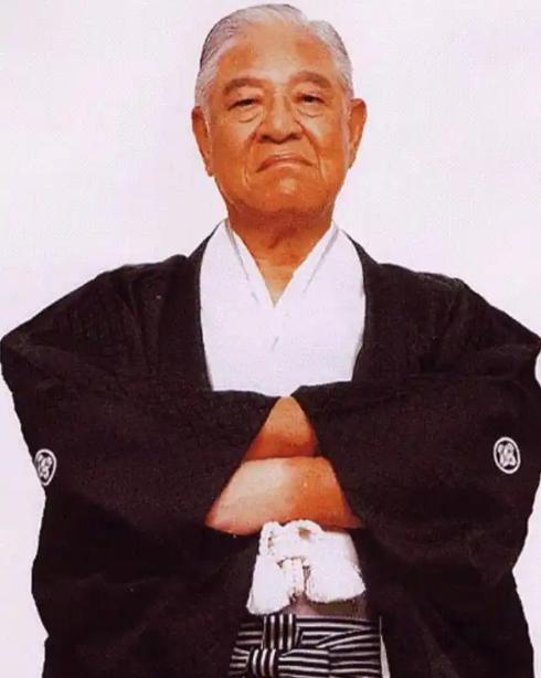 最大的台独分子，再也藏不住尾巴，终于露出来了肮脏的脑袋！
原来，最大的台独分子不