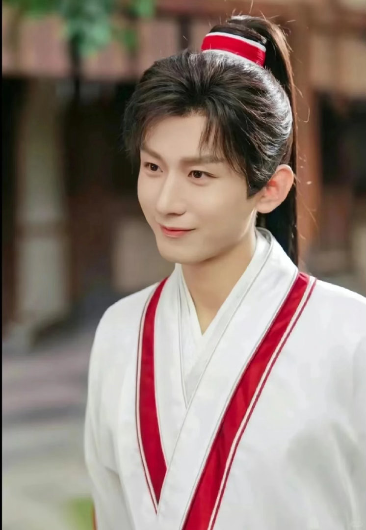 成毅在路人眼里还是挺帅的吧 