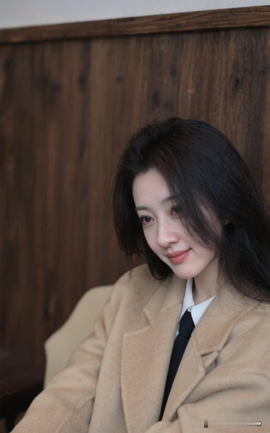 男人外表吸引女人的，
可不只是颜值。
干净整洁是基础，
头发清爽、衣着得体，
瞬