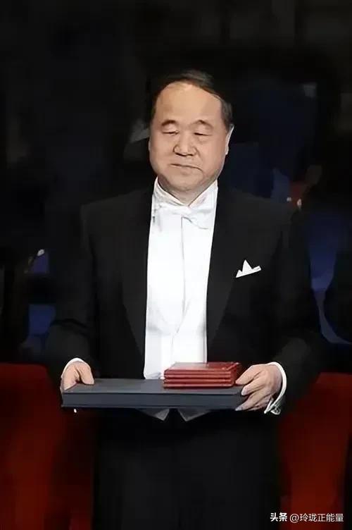 顶级的社交智慧，藏在沉默与退让里
 
莫言的一段话，一针见血：
 
“和周围人搞