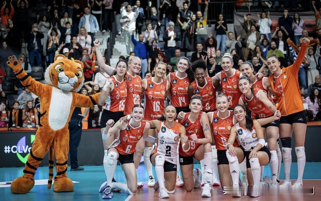 2025-2026赛季女排欧冠第四轮正赛小组赛第一轮C组，土耳其🇹🇷伊萨奇巴