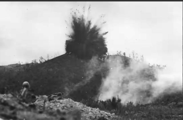 1948年，国军排长带队投诚，谁知，当他来到登记处时，文书却是大惊：“张定元，怎