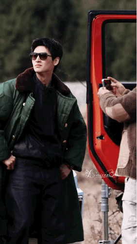 黄俊捷新剧《我乐个神落村》造型，陈孝春原来是个拽哥。 