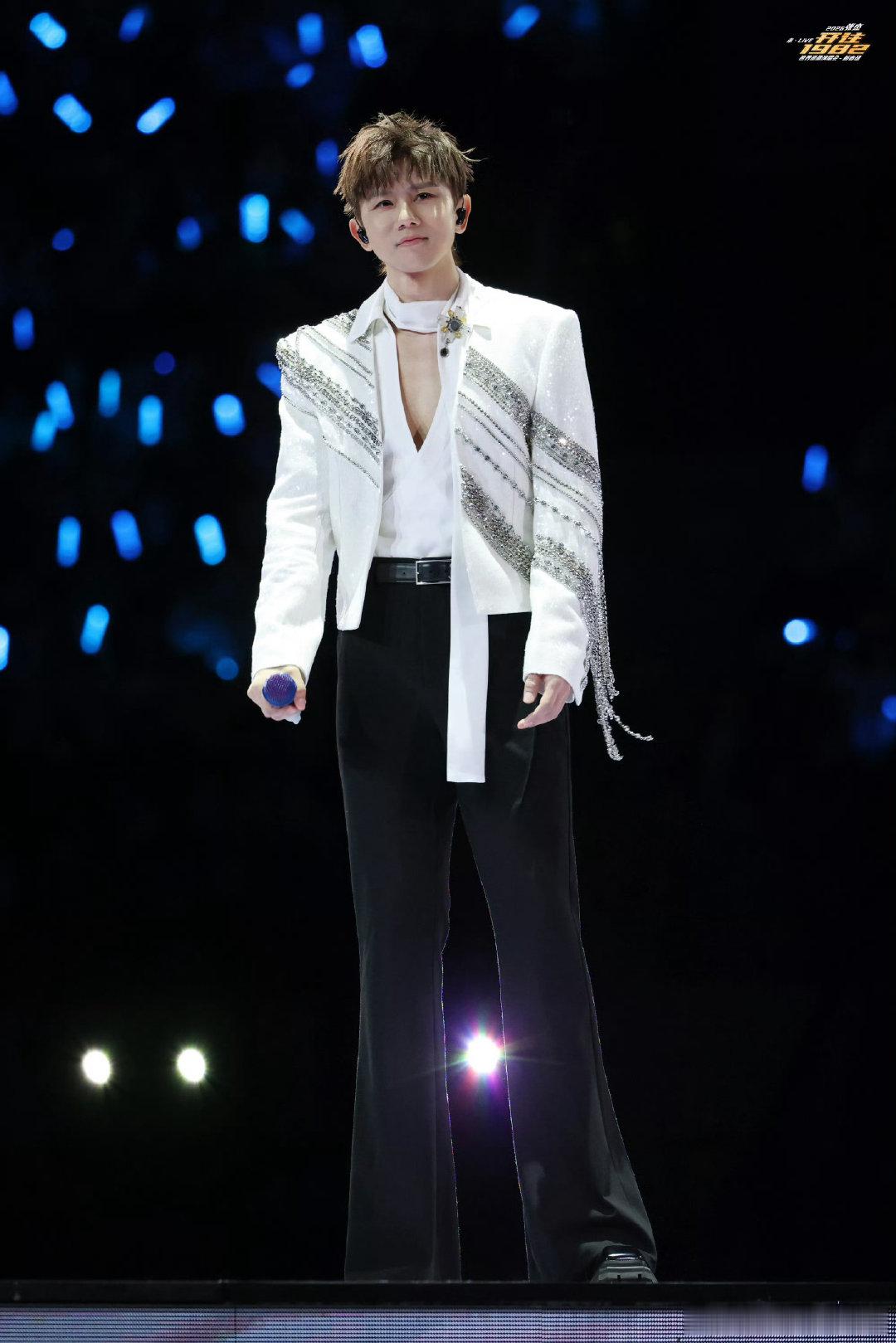 张杰这就是爱全新编曲 谁能拒绝张杰的温柔暴击！新春场改编版旋律更细腻，氛围感拉满