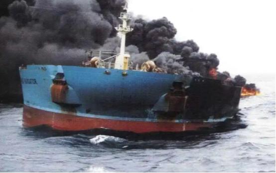 刷新认知了！前一天还在电视上吹胡子瞪眼，对着美国喊“就算拼到最后一个人，也绝不低