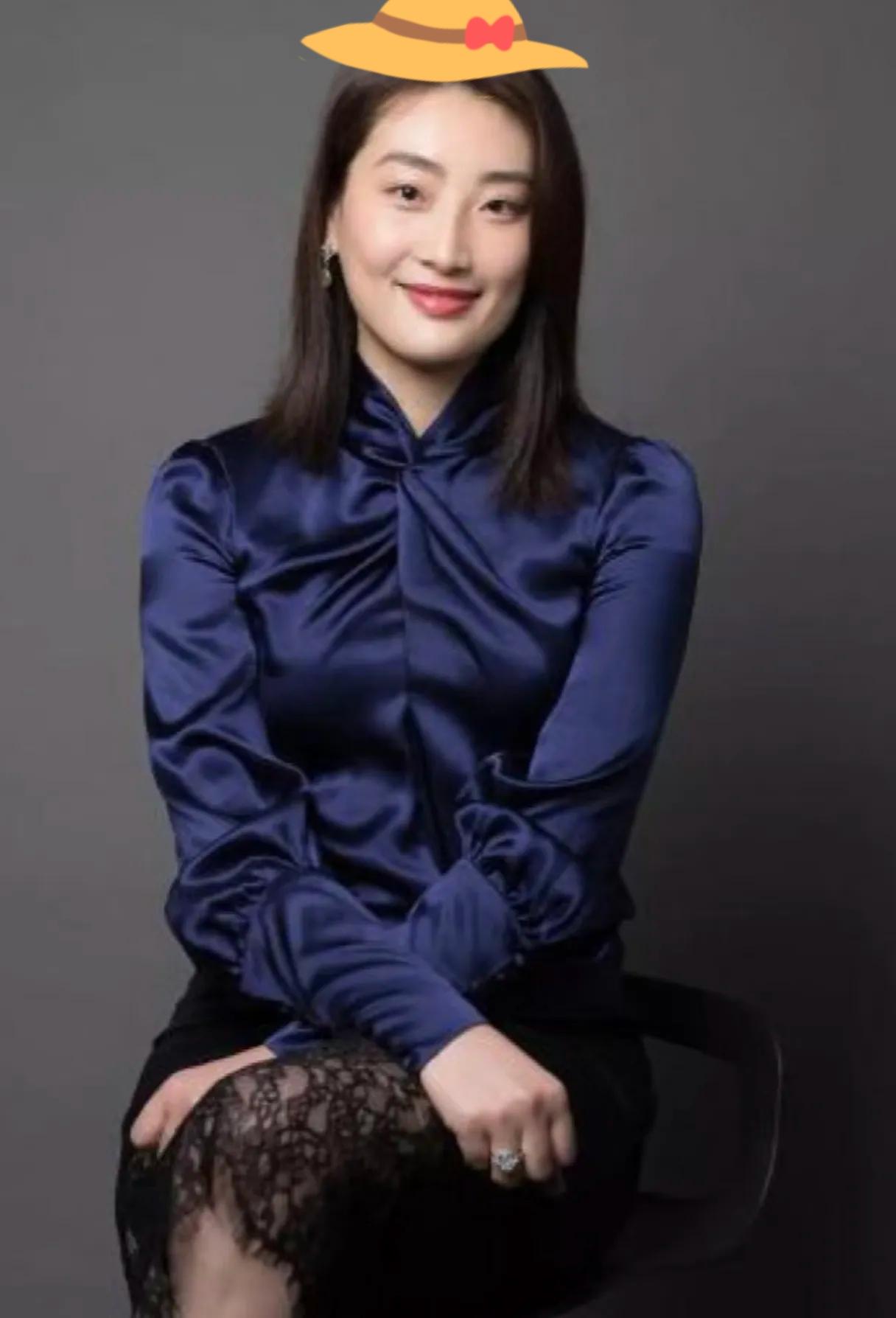 宗馥莉这次背后估计藏着高人指点！

所有人都攥着心思等结果，她却一声不

吭，悄