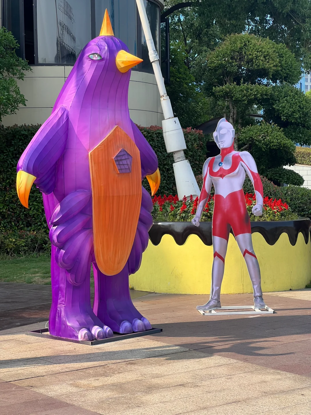 去欢乐谷只敢和猪猪侠奥特曼玩