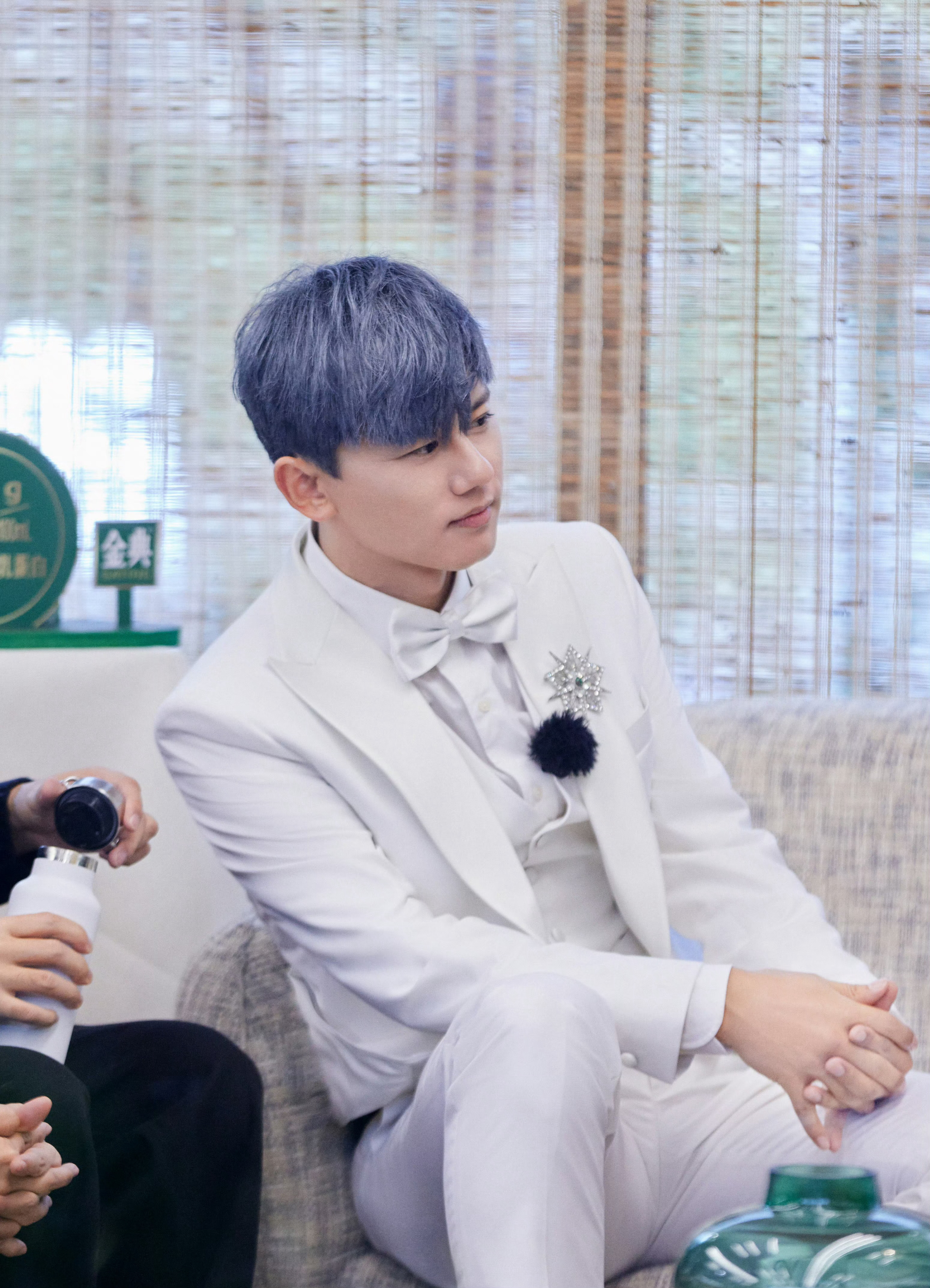 下次染个蓝发让我看看