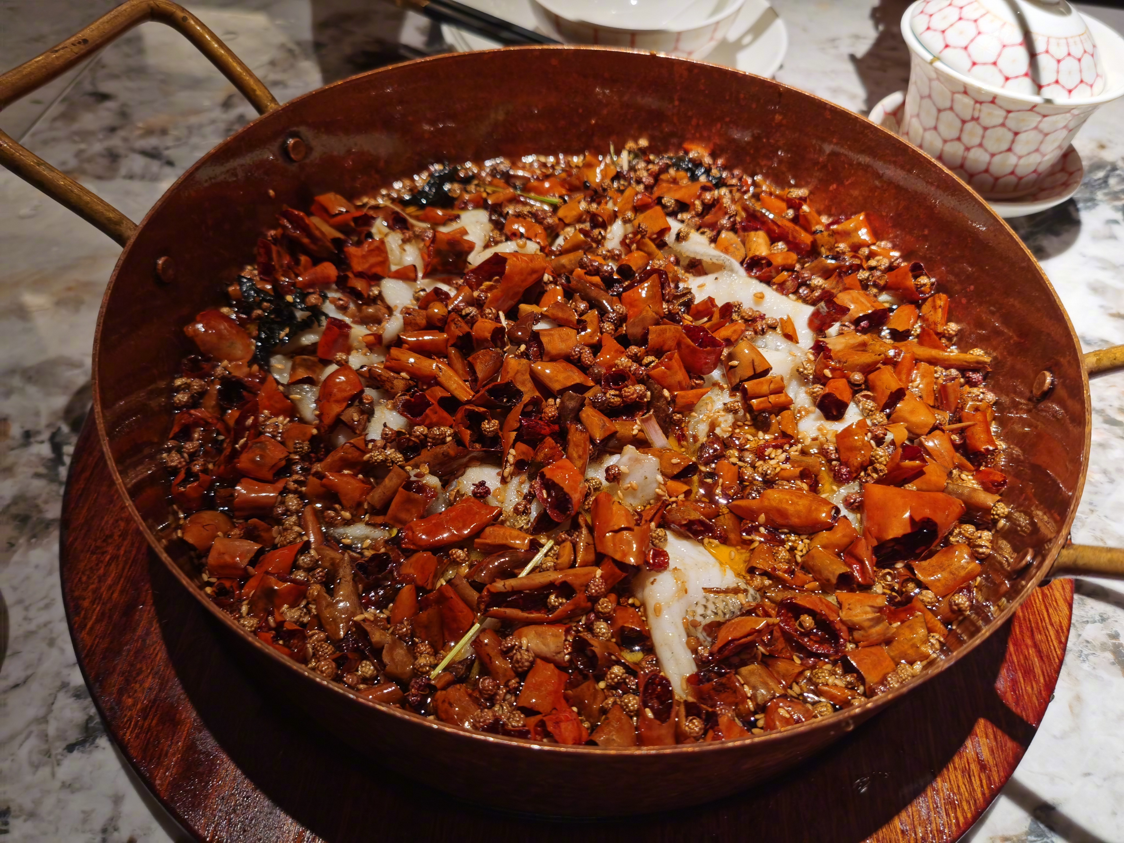 都是川菜代表，你喜欢沸腾鱼还是酸菜鱼？饮茶  ​​​