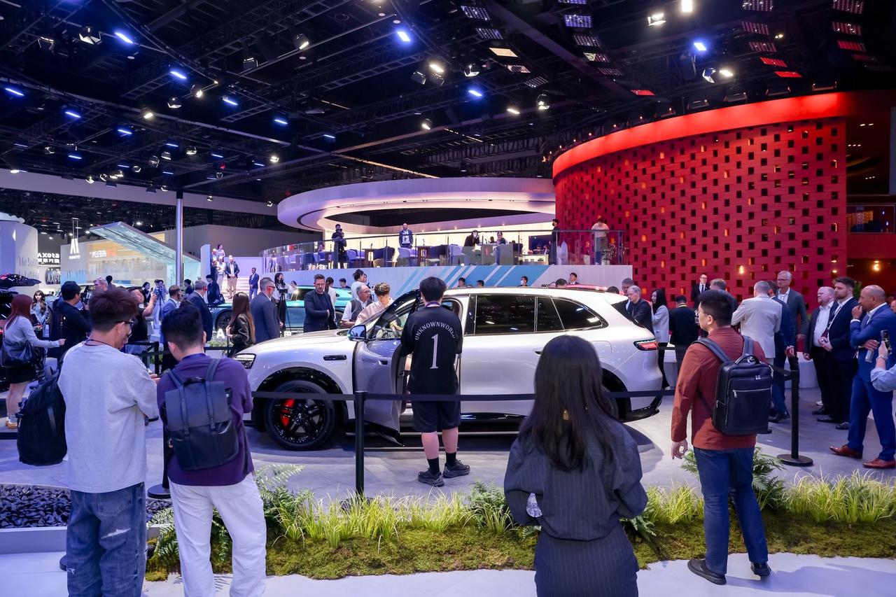 行业淘汰赛已至，鸿蒙智行靠体系化能力领跑市场
当下汽车行业同质化加剧，淘汰赛已经