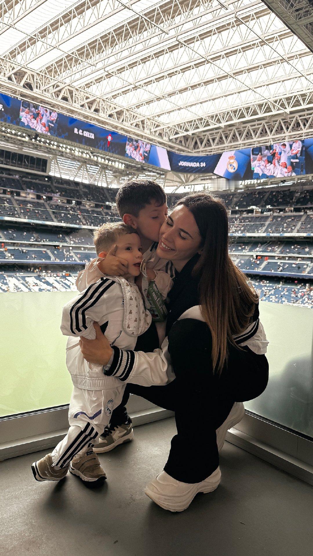 米娜和儿子们。巴尔韦德halamadrid ​​​