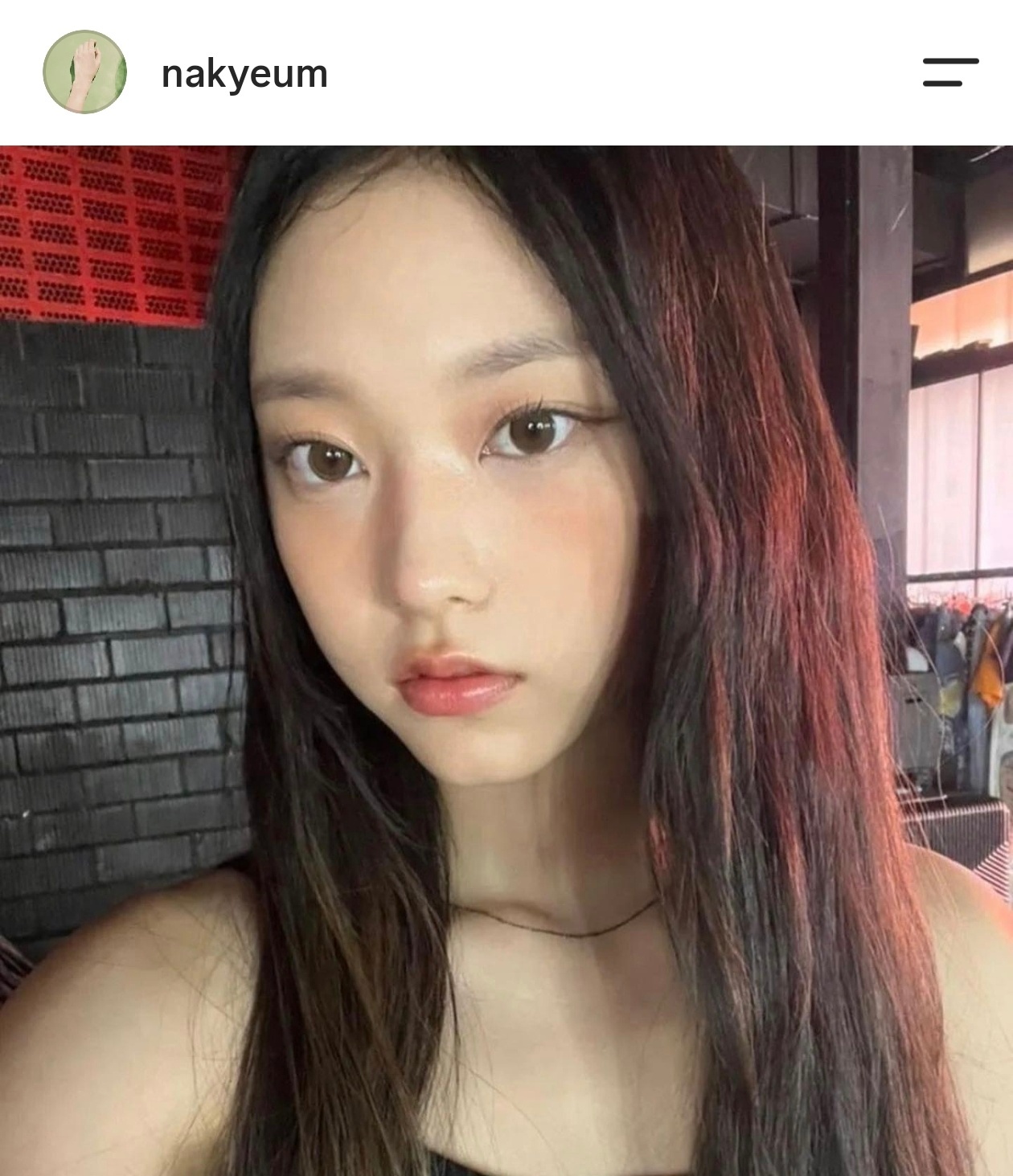 此次9月mck合作的化妆师也是老朋友——nakyeum 合作过出道专、新歌造型、