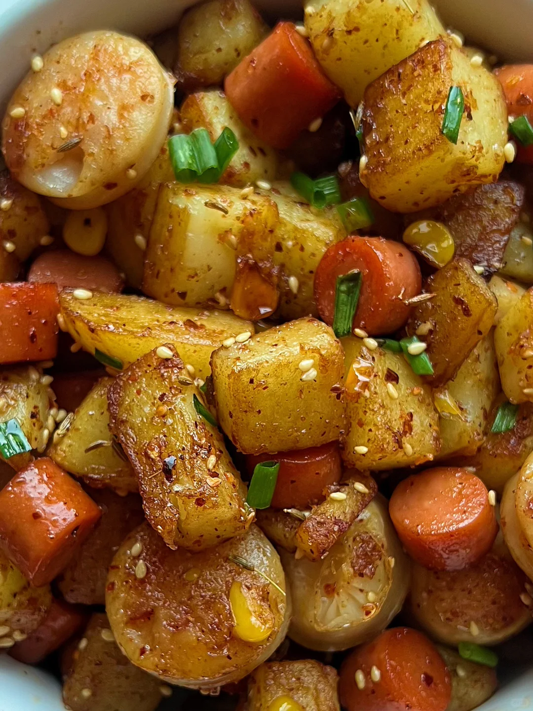 孜然香肠土豆！！香辣酥脆，一口一个巨好吃！