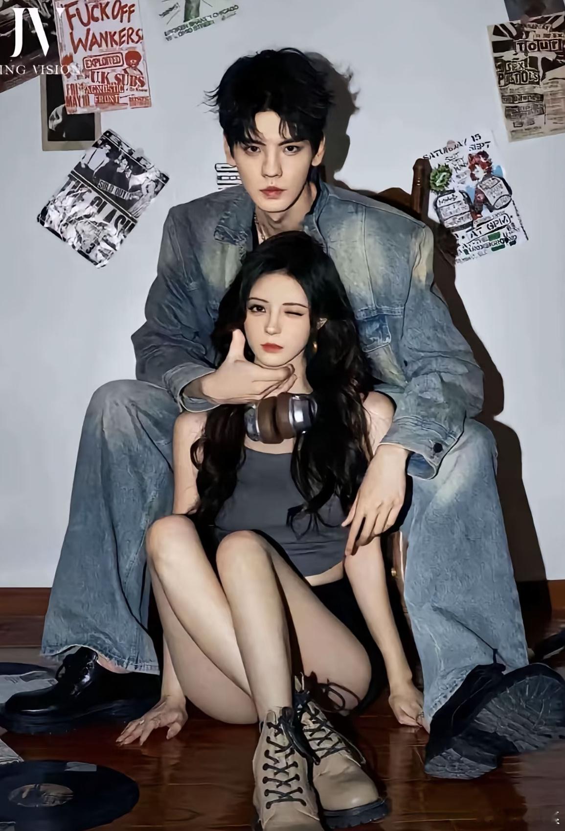 张予曦毕雯珺复刻AI神图  张予曦眼角带笑也太迷人了，毕雯珺穿牛仔装帅到我心跳加