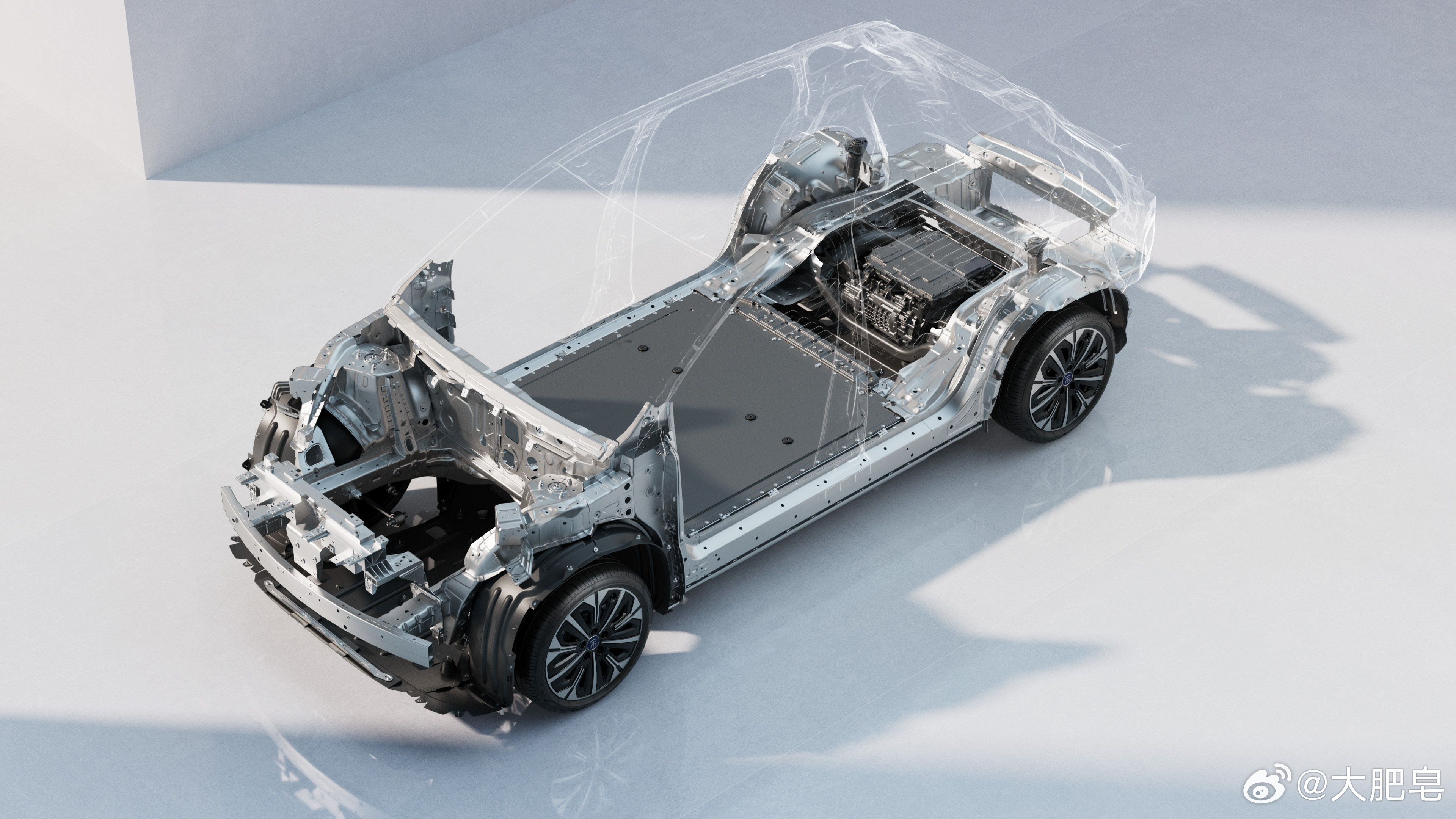 这次比亚迪宋Ultra EV是全球首个支持比亚迪闪充的B级SUV。5分钟充到70