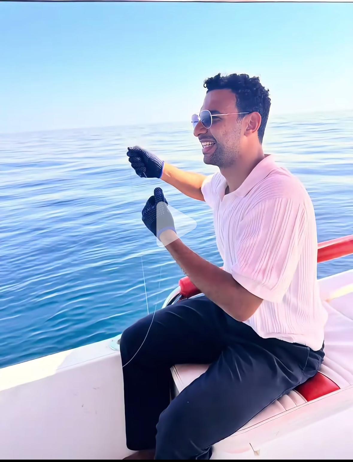 参加马斯喀特常规挑战赛的阿萨尔去海钓啦——这么赛前放松的感觉真好
1月21日，W