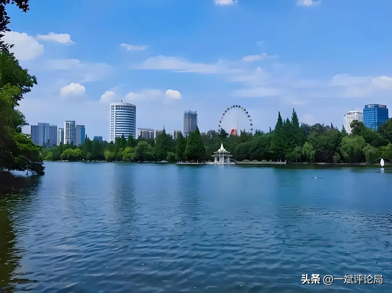 国家发改委提出未来5年即到2030年重点发展六大产业，包括：集成电路、航空航天、