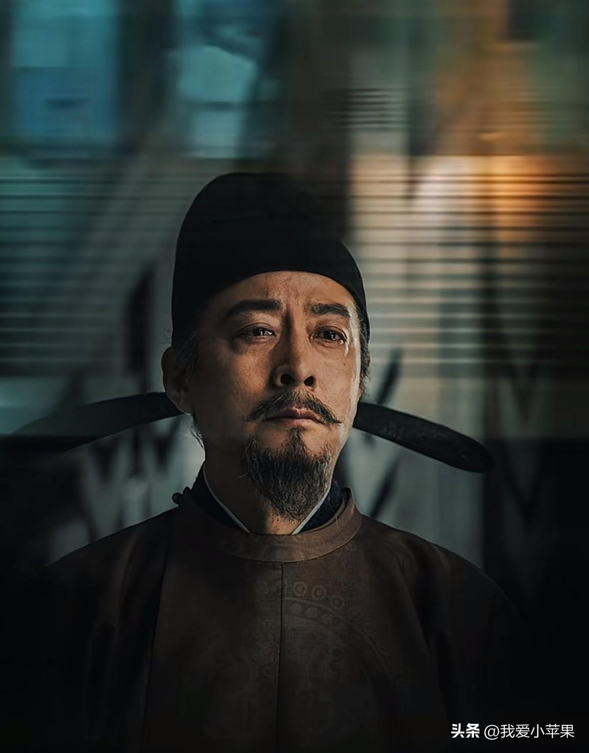 《逐玉》里的先王有多卑鄙呢，所有人都是他的棋子。
他想倚仗戚家争夺皇位，就娶了戚