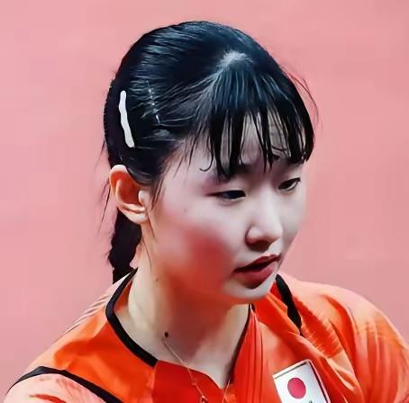 不得不让人意外！

张本美和今年才18岁，年纪轻轻已经参加不少国际大赛。

她的