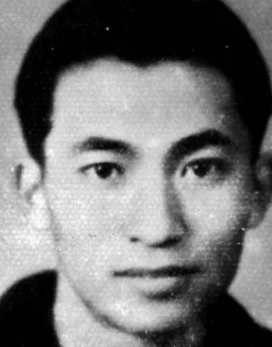 1949年，重庆解放前一天，一位红色特工身中27枪，壮烈牺牲，不久，他新婚4个月