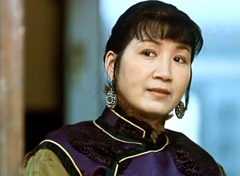 1990年，张艺谋筹拍《大红灯笼高高挂》，46岁的曹翠芬来面试二姨太，但张艺谋却