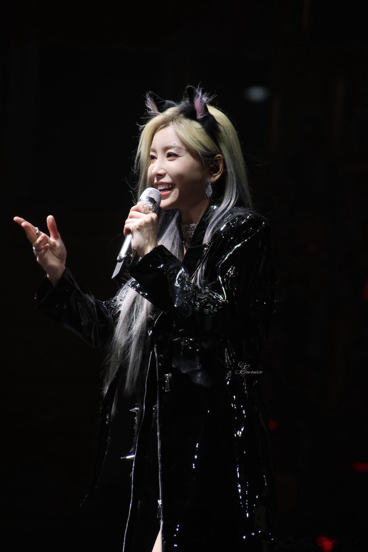 如果于文文在你面前热舞呢  深圳演唱会，《原罪》的舞蹈部分确实让人意外！没有刻意
