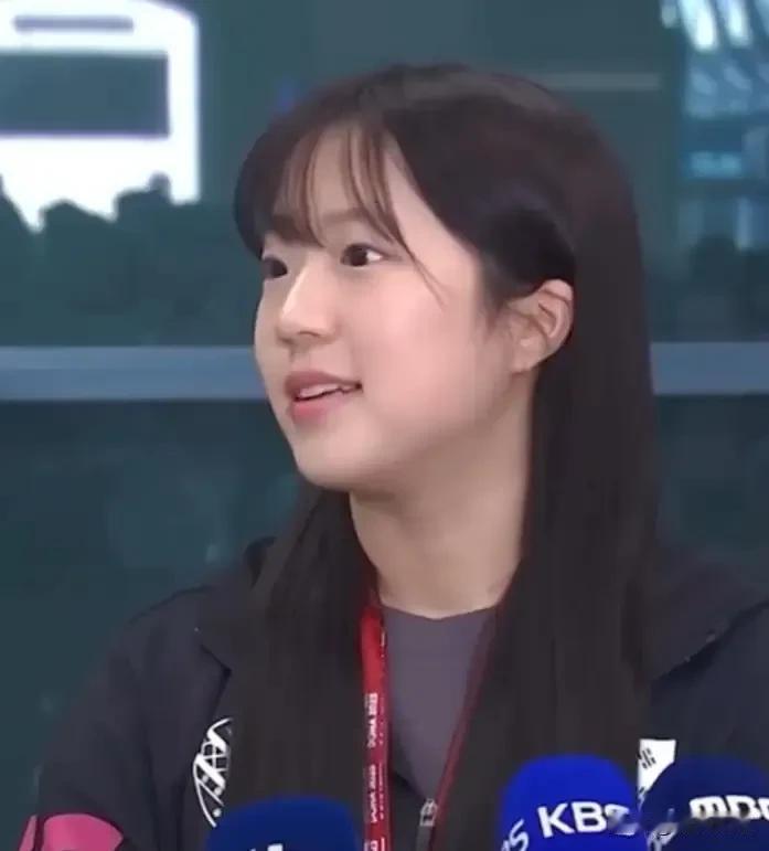 申裕斌怎么那么让人心疼呢？她说横滨冠军赛，她将以下风者姿态挑战张本美和。

目前