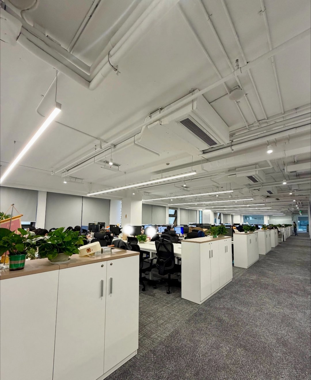 原来公司才是我的理想型公司把通勤、三餐、健康管理全包了，生活突然变得好简单。不用