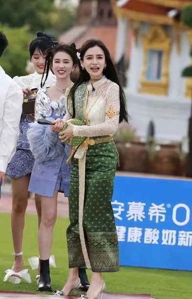 白鹿和baby同框对比 有一个人被狠狠秒了 