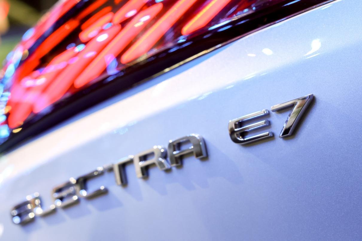 北京车展探馆：别克展台竟然挤不进去？

今年的北京车展虽说跟前两年一样还是主打新