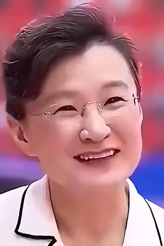 央视主持人董桥谈起孙颖莎时满是喜爱，她表示：她留给我第一印象，并不是她打得多好，