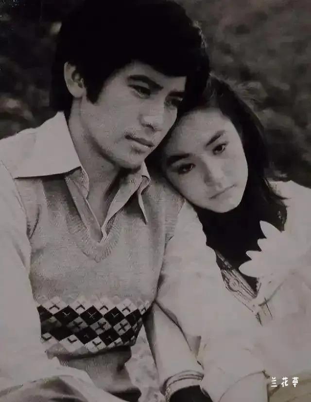 那么好的一对佳偶，为什么没能走到一起？
全世界都在祝福他们，最后，他们却是一拍两