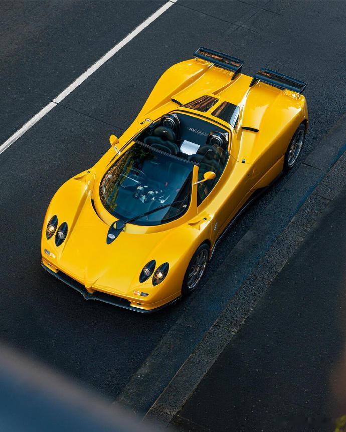 肆意狂飙的碳纤维魅影—帕加尼Zonda S敞篷版 