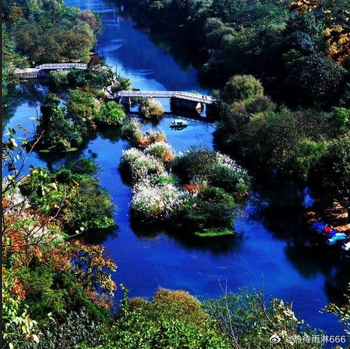 【香纸沟】香纸沟，不仅有着迷人的高原峡谷风光，浓郁的布依风情，细水长流的田园美景