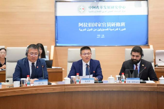 美国刚取消制裁，叙利亚扭脸示好中国，派15名官员来华学习先进经验。

9月11日