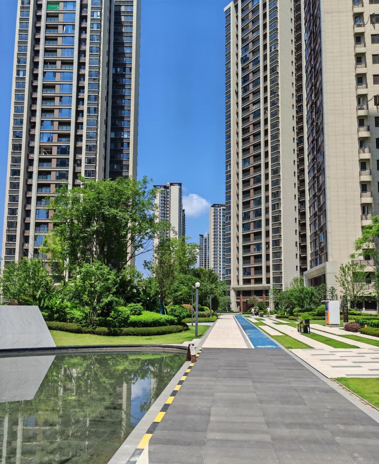 45岁孙老师跟老公吵架，
孙老师的老公做生意赚了70万，
想要换台车，
孙老师没