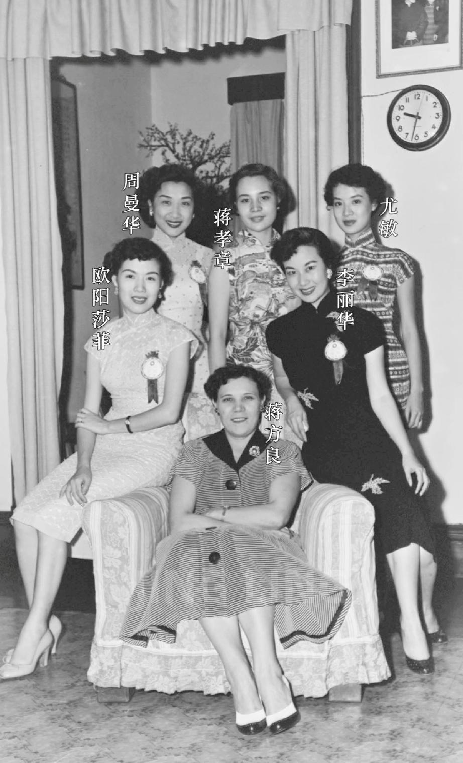 16、7岁的蒋孝章，也和大多花季少女一样是个“追星族”。
蒋家的“第一千金”不差