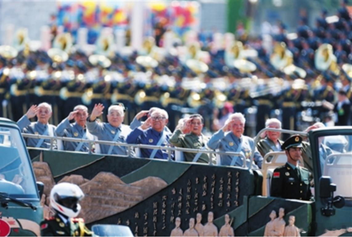阅兵不再组织抗战老兵方队在70周年阅兵时，我看到白发苍苍的老兵们坐在方阵里敬礼，