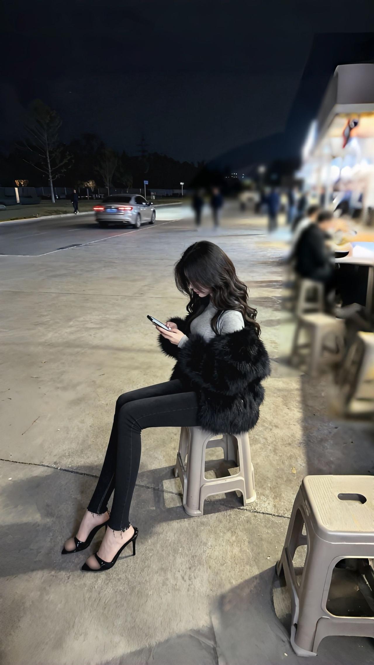 想踹你一脚 又怕你拽着脚不放