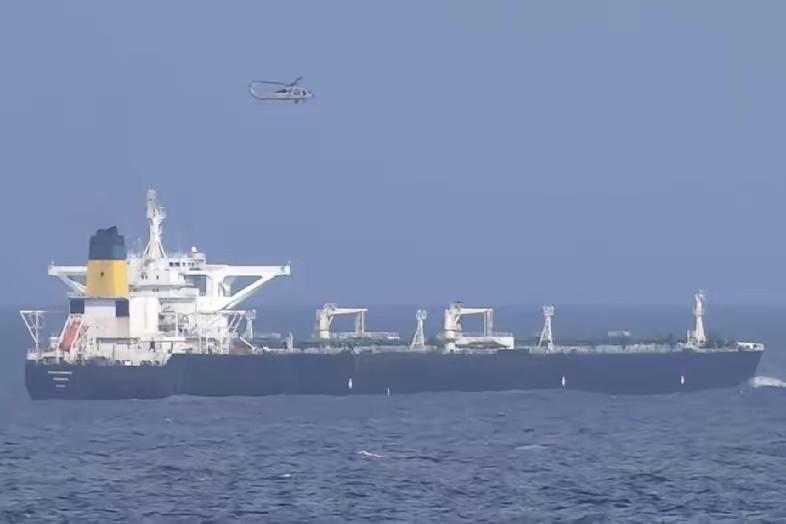 第三艘油轮被扣，美国已从警察变成海盗！
​彭博社报道:“美军又扣了一艘悬挂巴拿马