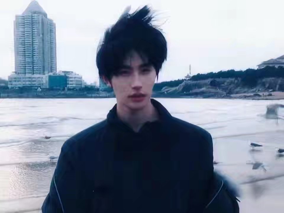 演员张翅 zc张翅 “在风华正茂的年纪遇见了你这束最温柔的光” 𝓘𝓃 𝓉 