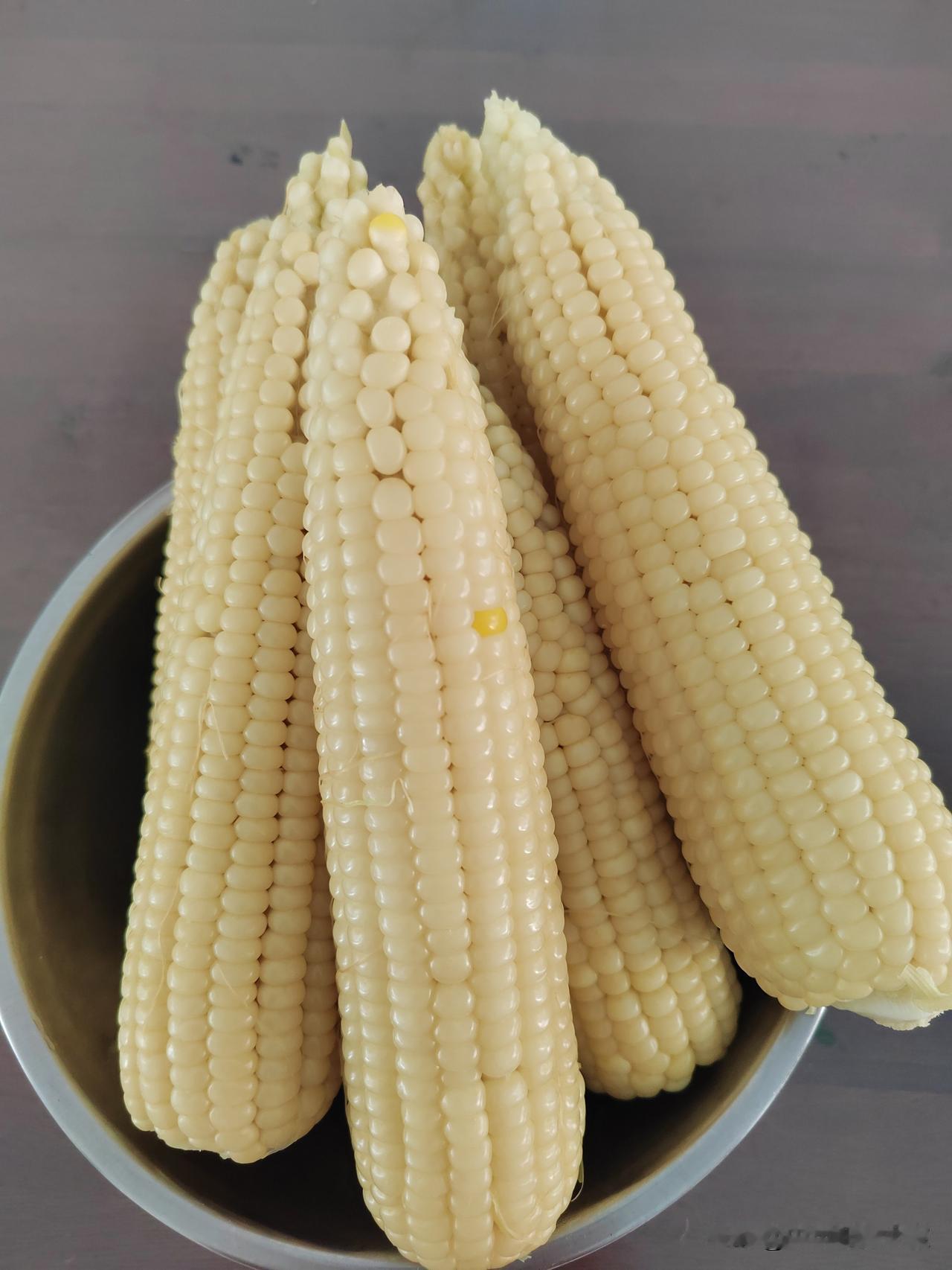 今天头条征文的流量不算多，不过有一篇的阅读量超过100了！

我正觉得奇怪，突然