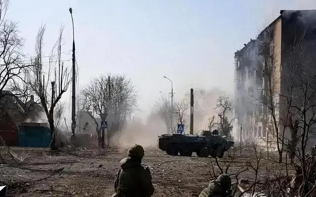 【热点评述】谢韦尔斯克被俄军占领，顿涅茨克“双子城”危矣！
据多家媒体报道，顿涅