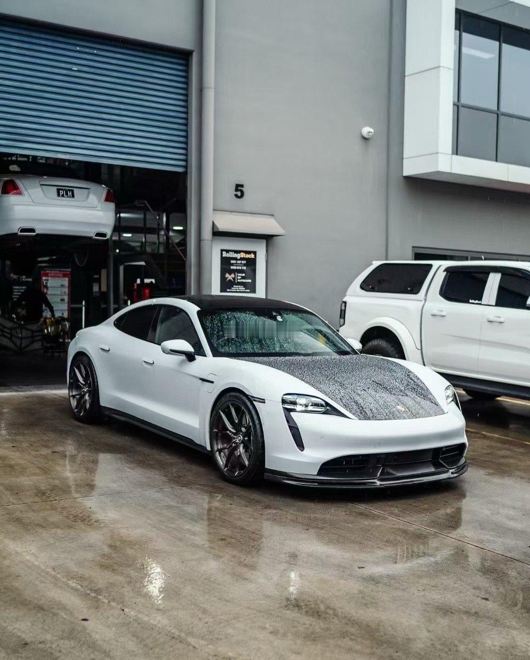 保时捷 Porsche Taycan 🇺🇸Vorsteiner 21寸锻造?